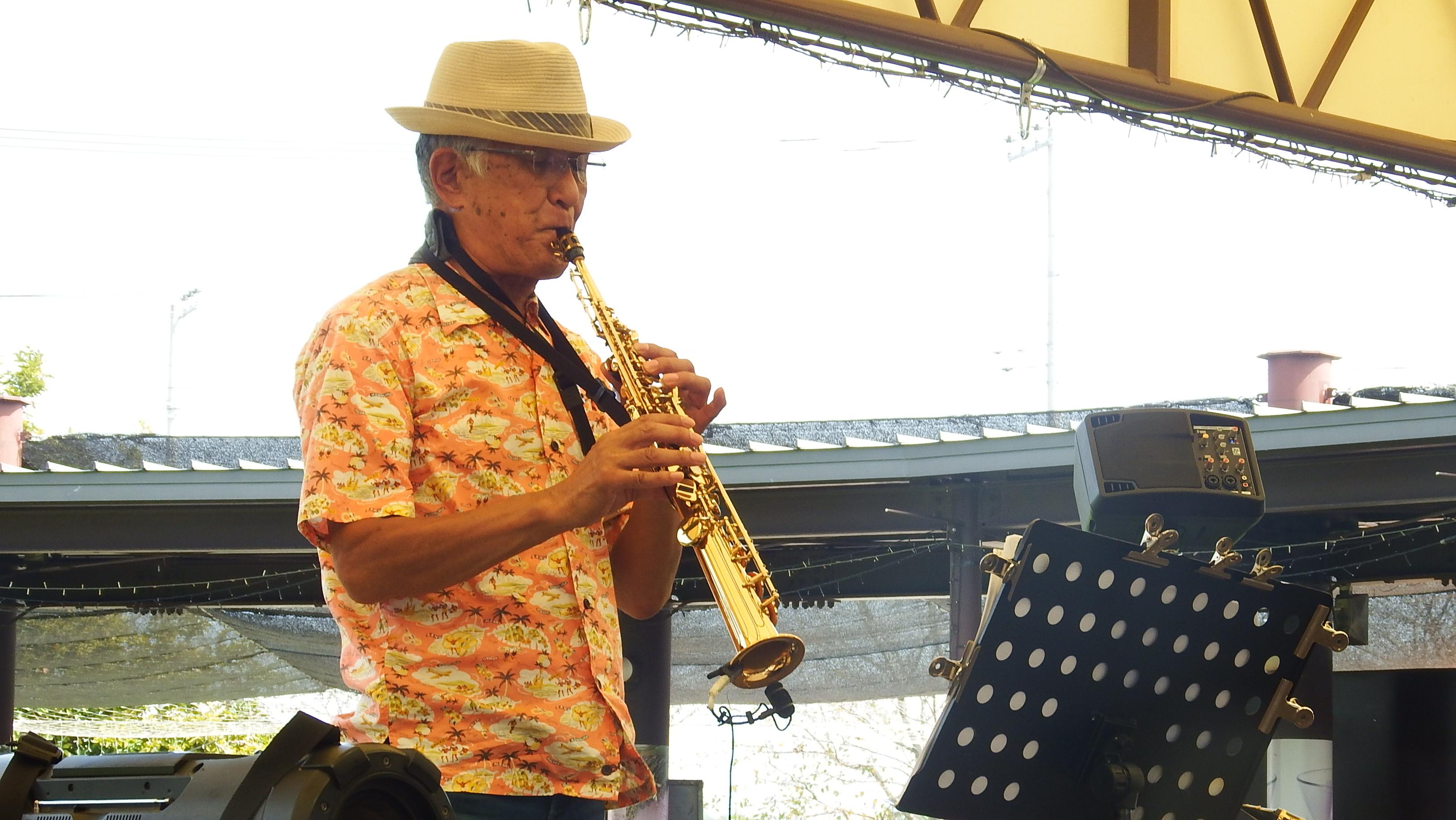 「チャーリー栗原」各種管楽器のマラソン演奏 「チャーリー栗原」各種管楽器のマラソン演奏