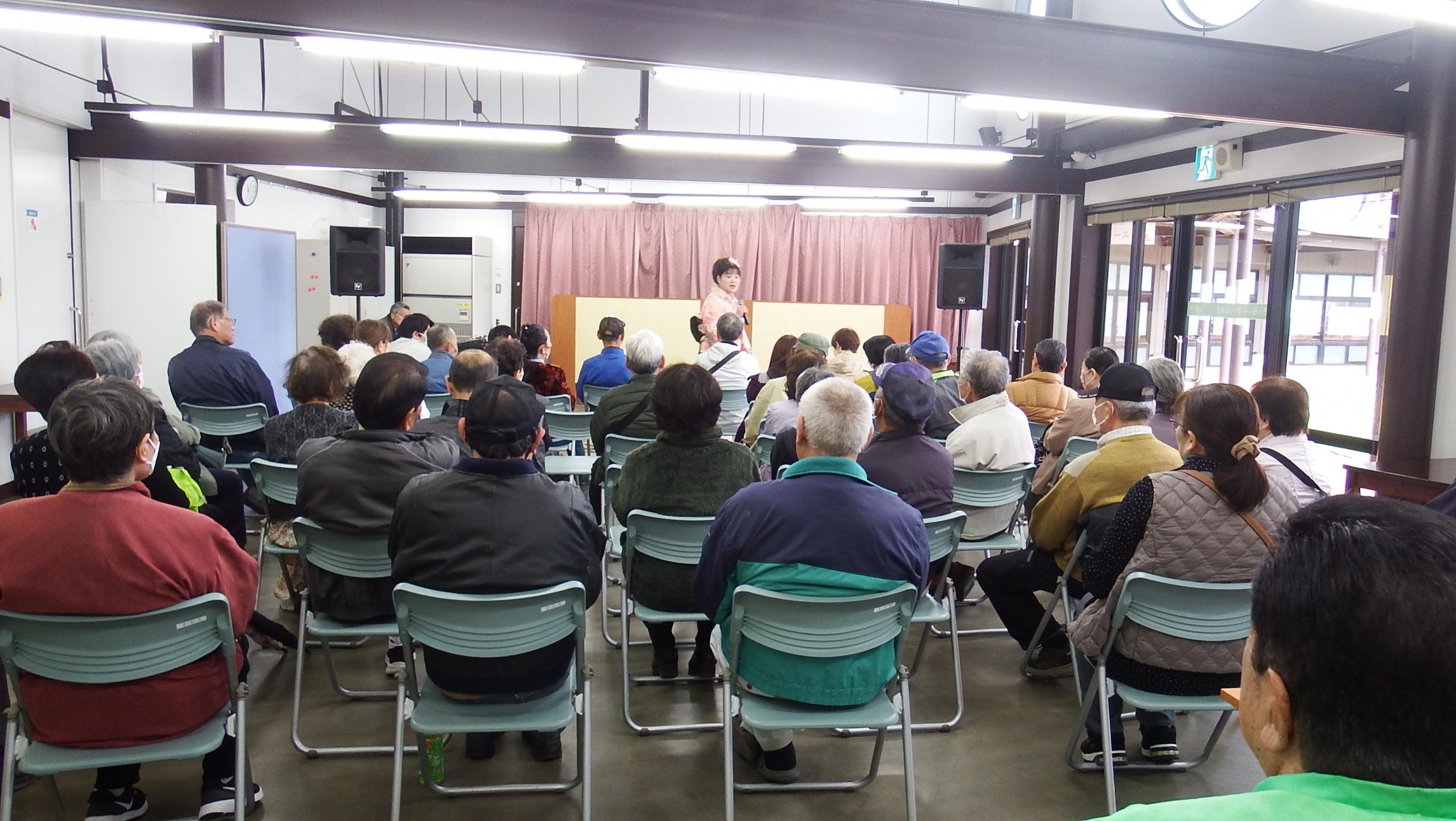 愛川れい子写真1