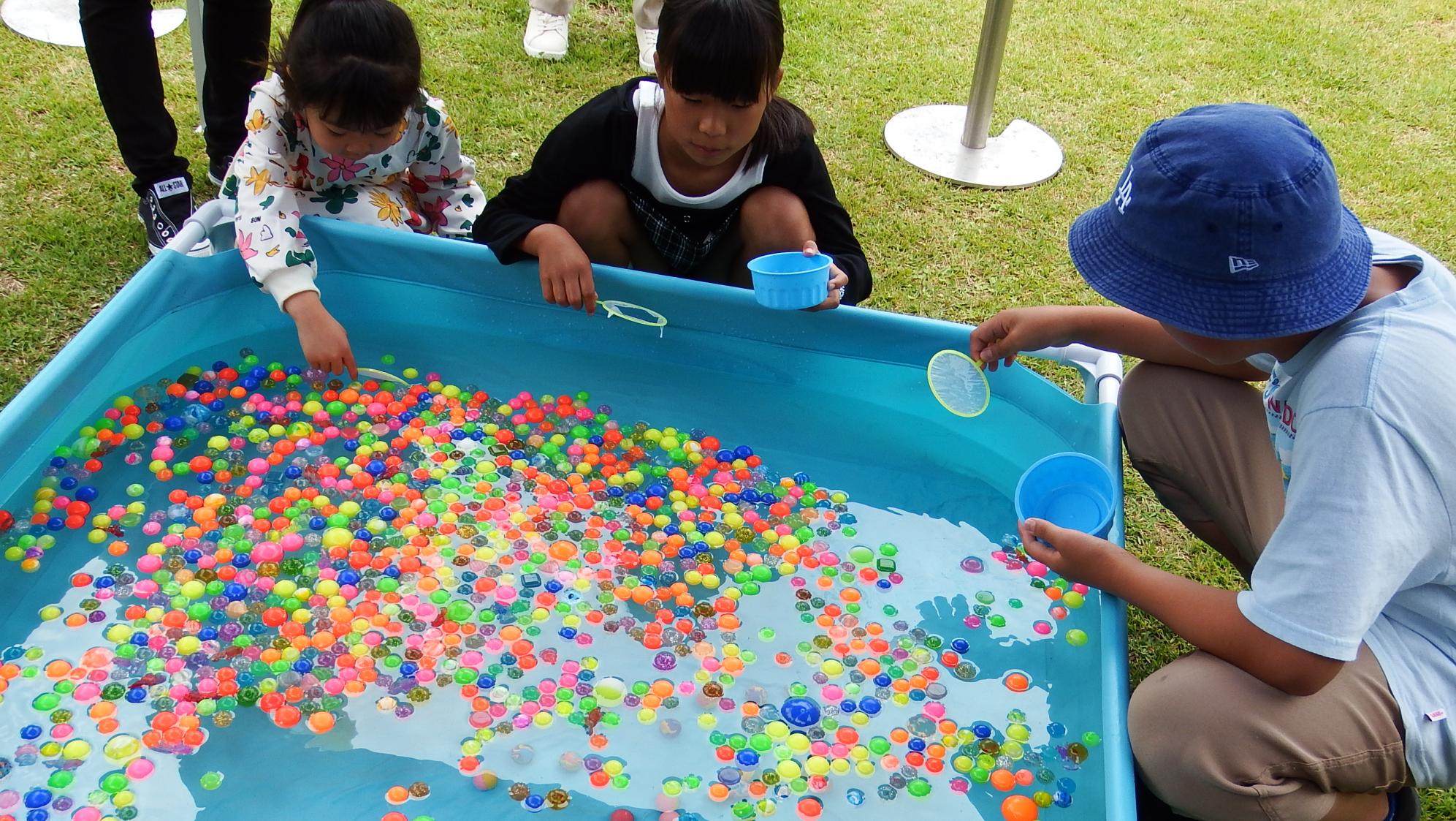 ボールすくい写真