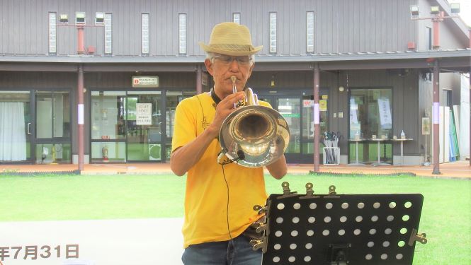 「チャーリー栗原」各種管楽器のマラソン演奏