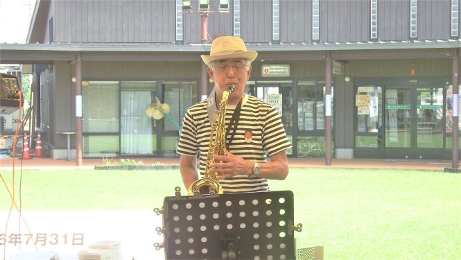 「チャーリー栗原」各種管楽器のマラソン演奏