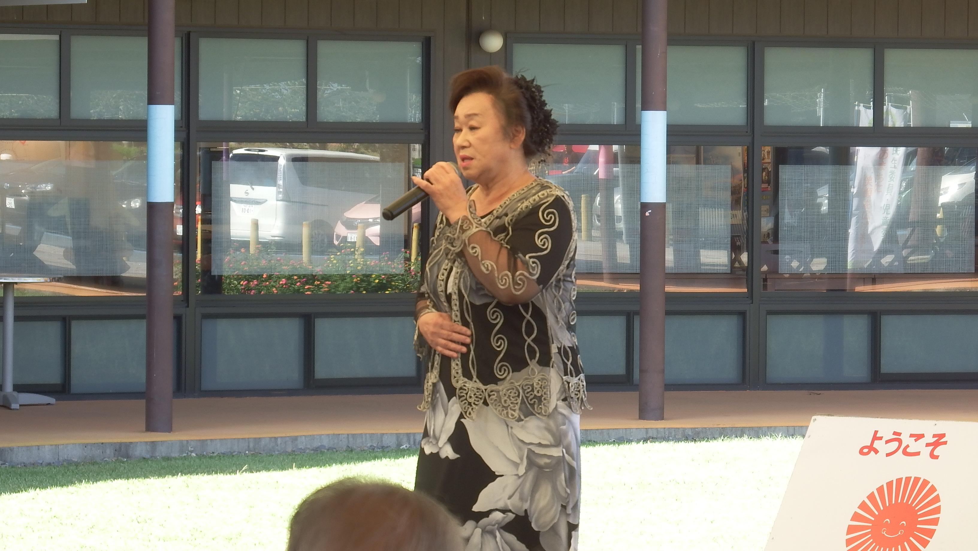 カラオケ楽園出演者写真21 カラオケ楽園出演者写真21