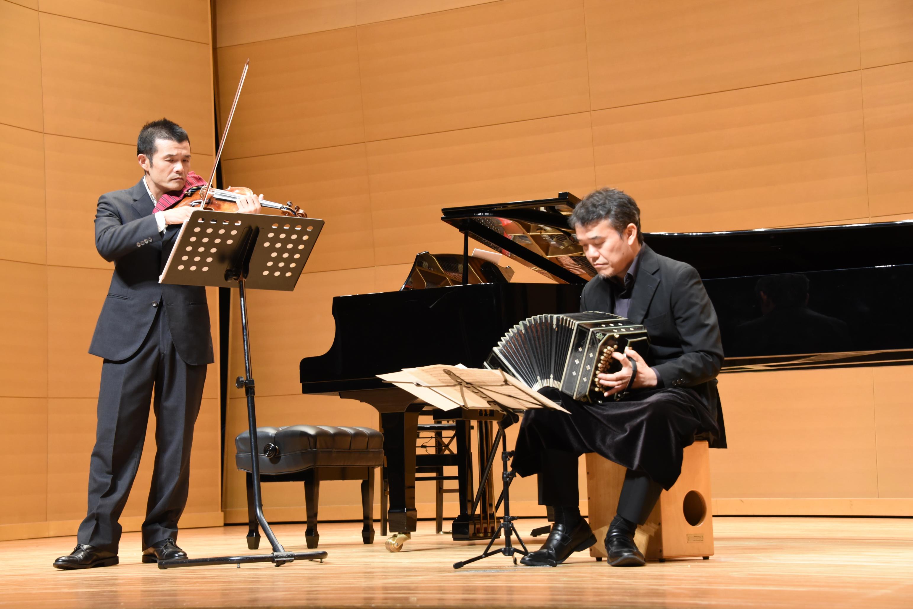 演奏会の様子(松本兄弟) 演奏会の様子(松本兄弟)