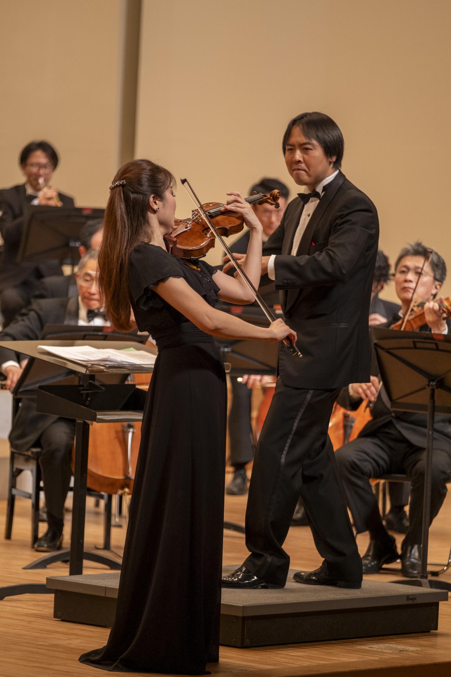 東京室内管弦楽団バイオリンの根来さんのお写真 東京室内管弦楽団バイオリンの根来さんのお写真