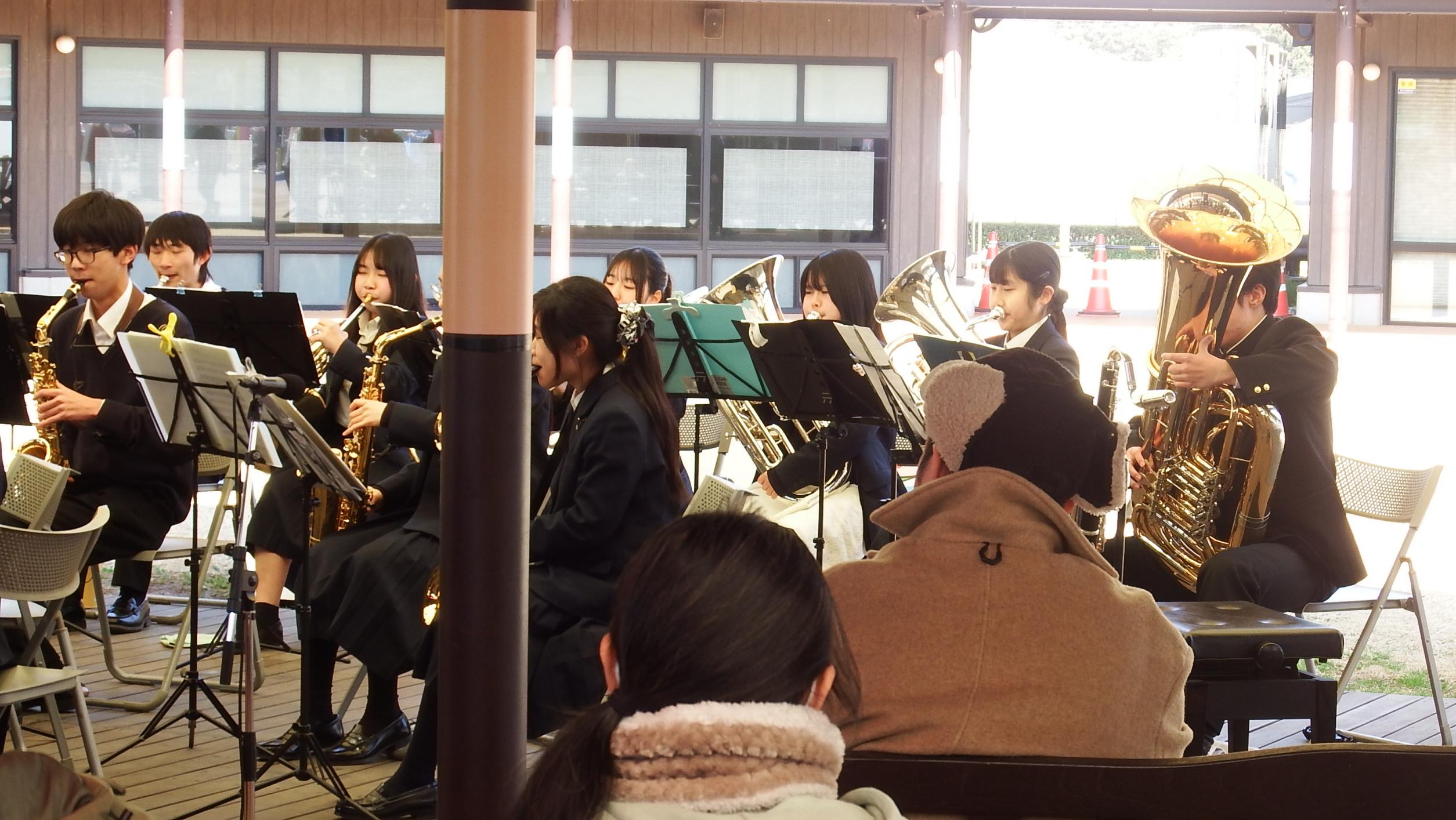 緑岡高等学校吹奏楽部写真3