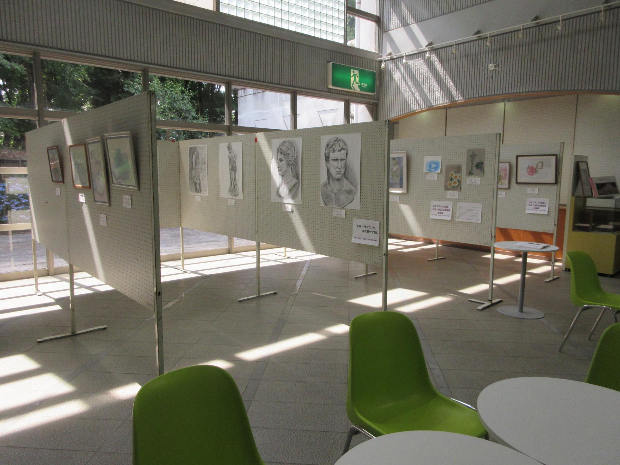 カサブランカ水彩画展の全体の様子